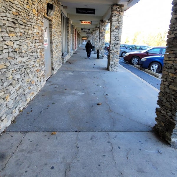 Macdade Plaza 2129 Macdade Blvd