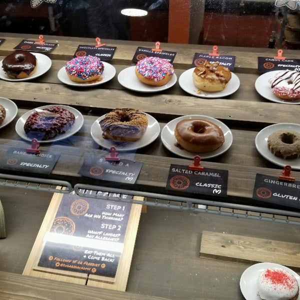 Foto diambil di Sugar Shack Donuts &amp; Coffee oleh Mike C. pada 12/13/2019