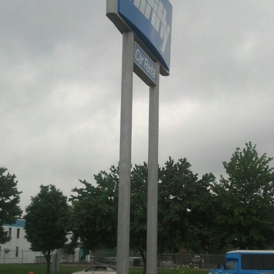 Photo taken at Thrifty Car Rental by Mike C. on 5/28/2013
