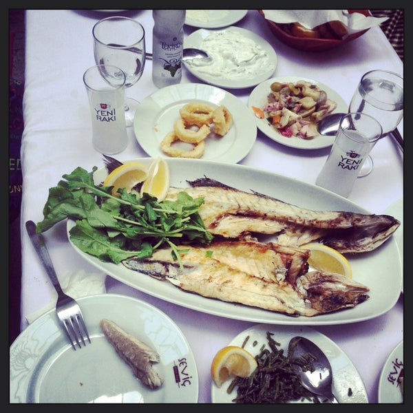 Foto diambil di Seviç Restaurant oleh Gamze İlknur I. pada 5/24/2014