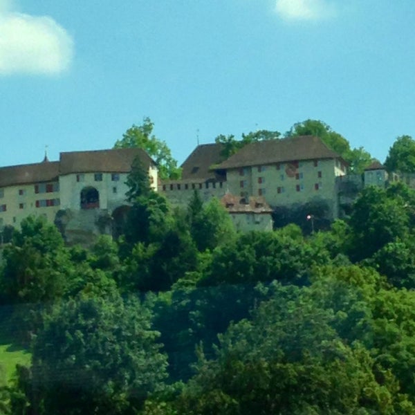 Das Foto wurde bei Schloss Lenzburg von Nicolas B. am 7/6/2013 aufgenommen