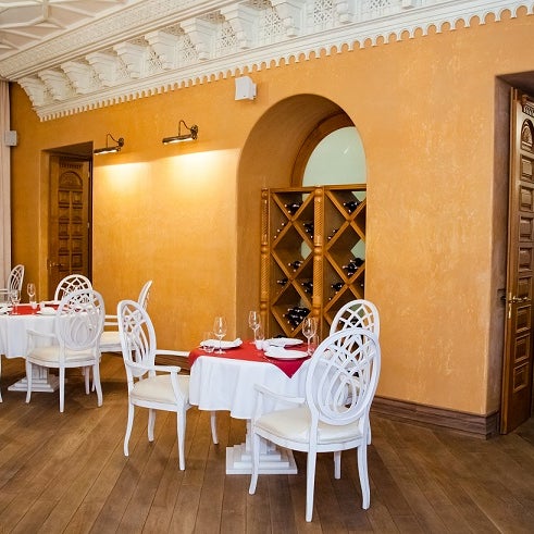 3/4/2014にSalon Armenian RestaurantがSalon Armenian Restaurantで撮った写真