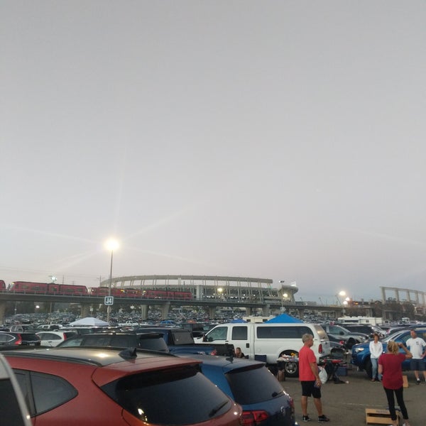 รูปภาพถ่ายที่ SDCCU Stadium โดย Javier M. เมื่อ 9/9/2018