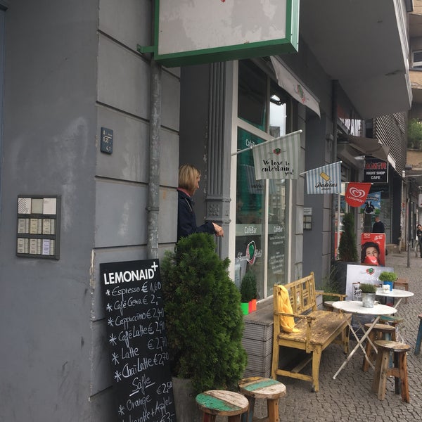 Foto scattata a CaféBar FreudenGrün da Acki il 6/8/2017