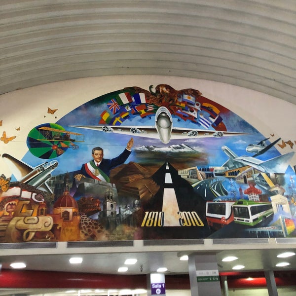11/16/2019 tarihinde Eric H.ziyaretçi tarafından Aeropuerto Internacional Lic. Adolfo López Mateos (TLC)'de çekilen fotoğraf