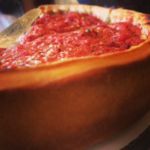 6/13/2013 tarihinde Jessamyn L.ziyaretçi tarafından Patxi&#39;s Pizza'de çekilen fotoğraf