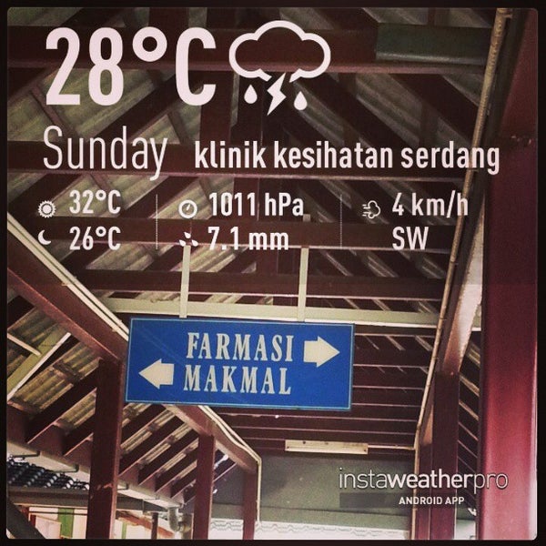 Klinik Kesihatan Serdang Government Building