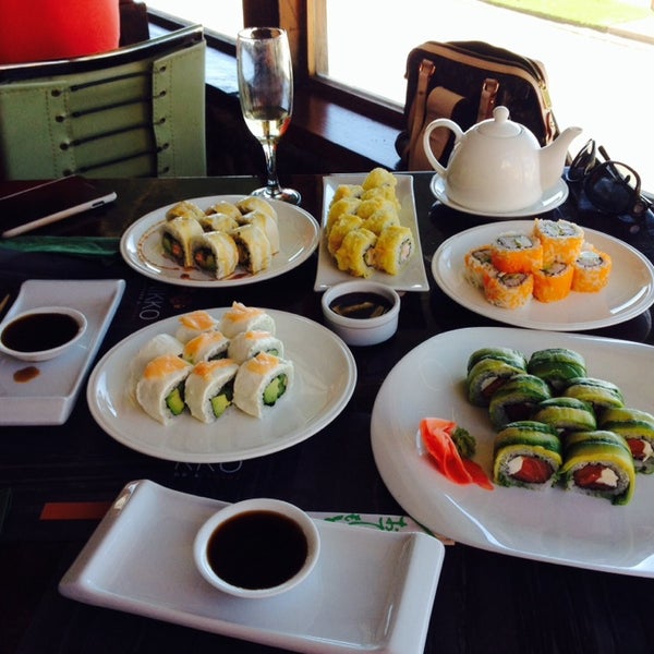 Foto tomada en Nikko Seafood and Sushi  por Matias R. el 10/5/2013