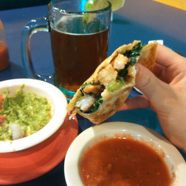 7/29/2014 tarihinde Kate M.ziyaretçi tarafından The Border Mexican Restaurant'de çekilen fotoğraf