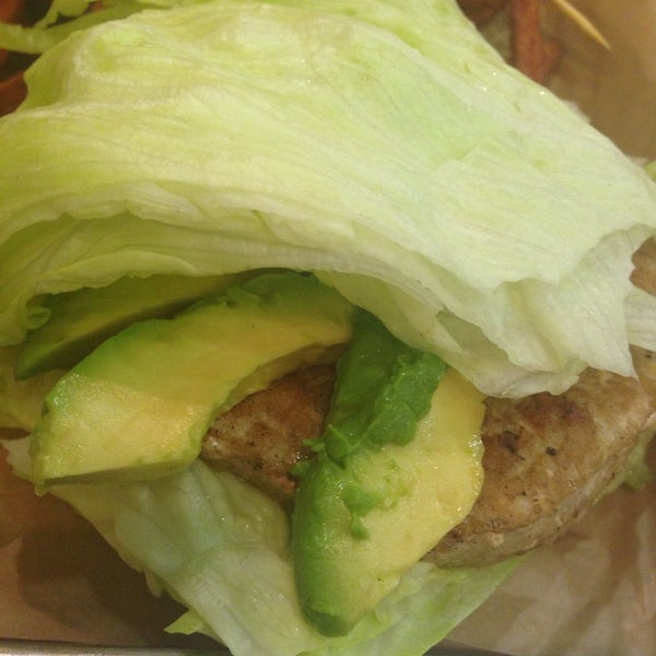 Photo taken at MOOYAH Burgers, Fries &amp; Shakes by Daenna M. on 3/14/2014