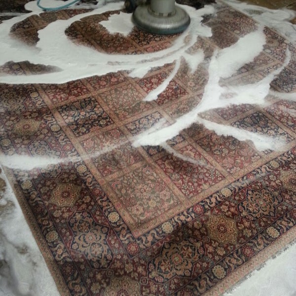 Photo taken at Flat Rate Carpet by Yogev N. on 2/26/2013