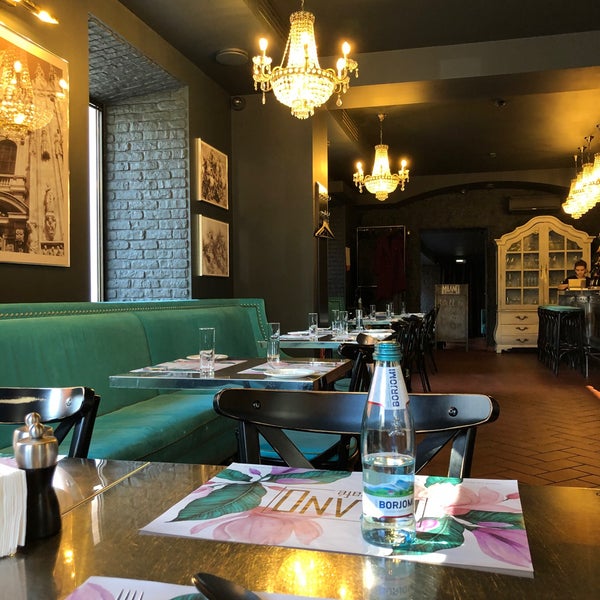 Foto tirada no(a) Milano Café por Dmitry K. em 4/5/2020