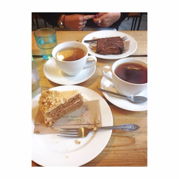 รูปภาพถ่ายที่ Coffee Is My Cup Of Tea โดย Débora C. เมื่อ 5/27/2014