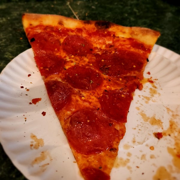 Foto scattata a Joe&#39;s Pizza da Andrew A. il 3/3/2023