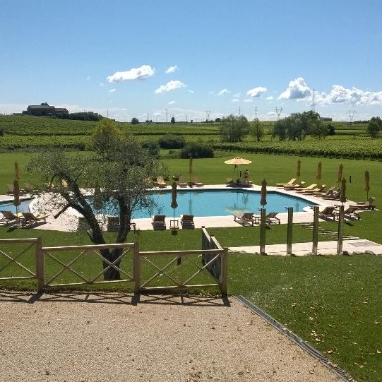 Foto diambil di Villa Cordevigo Wine Relais oleh Tine S. pada 8/17/2014