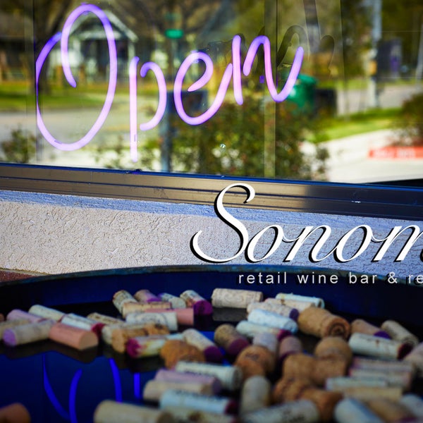 3/4/2014 tarihinde Sonoma Wine Bar &amp; Restaurantziyaretçi tarafından Sonoma Wine Bar &amp; Restaurant'de çekilen fotoğraf