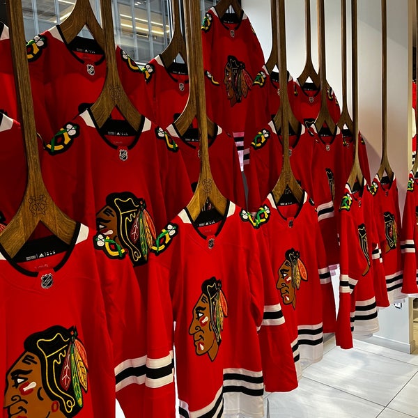 BLACKHAWKS STORE - 47 Photos & 48 Reviews - 333 N Michigan Ave, Chicago,  Illinois - Sports Wear - Phone Number - Yelp