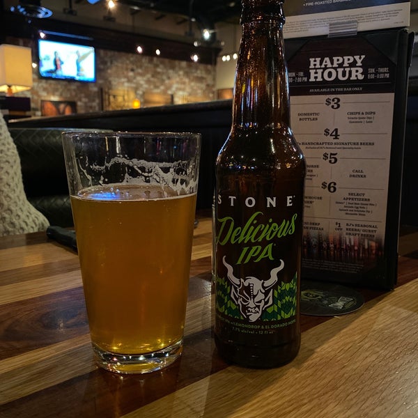 Photo taken at BJ&#39;s Restaurant &amp; Brewhouse by J T. on 1/25/2020