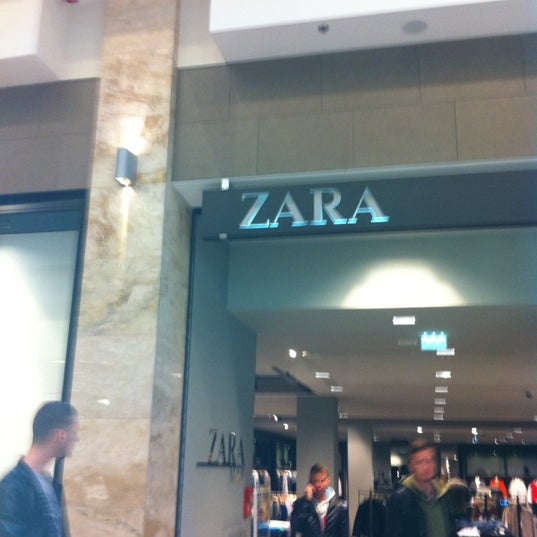 Zara - Clothing Store in Budapest