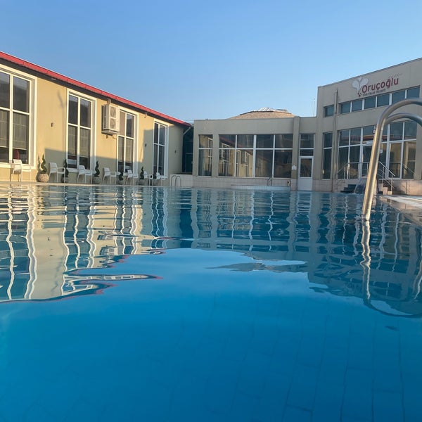 Das Foto wurde bei Oruçoğlu Thermal Resort von Uygar K. am 8/7/2022 aufgenommen