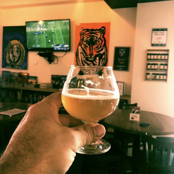Photo taken at The Intrepid Sojourner Beer Project by Aleksei S. on 10/5/2019