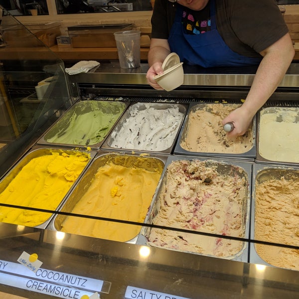 3/31/2019 tarihinde Amanda I.ziyaretçi tarafından Little Giant Ice Cream'de çekilen fotoğraf