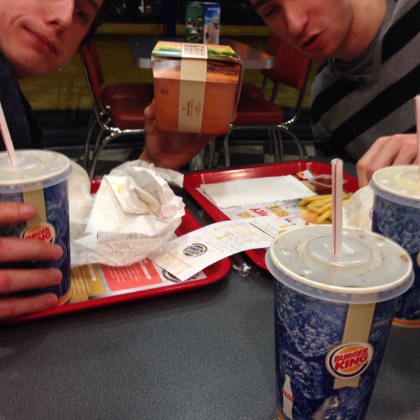 12/26/2014 tarihinde Jasper V.ziyaretçi tarafından Burger King'de çekilen fotoğraf