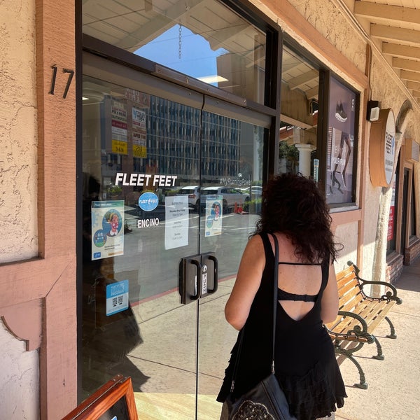Fleet Feet Shoe Store in Encino