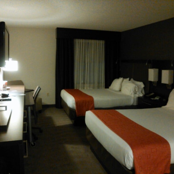 Photo taken at Holiday Inn Express &amp; Suites Boston - Cambridge by Satoshi K. on 5/21/2013