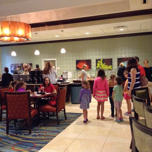 3/29/2014에 Carlos B.님이 Fairfield Inn &amp; Suites by Marriott Orlando at SeaWorld에서 찍은 사진