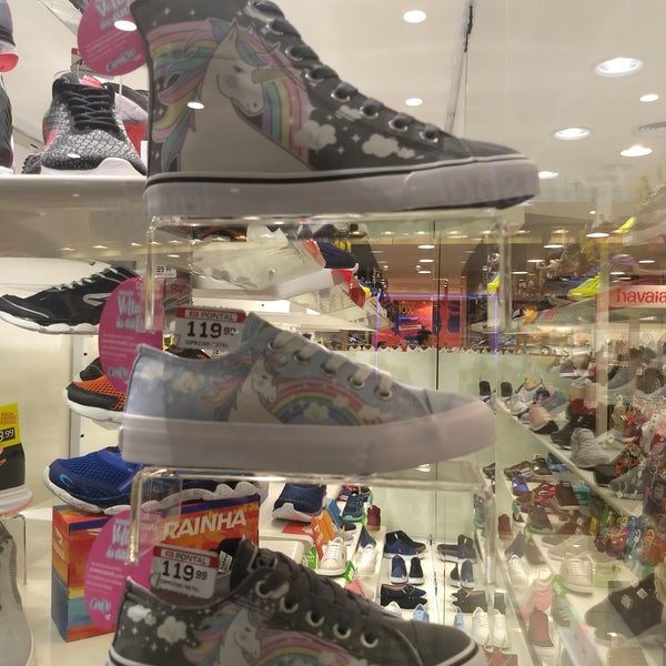 Pontal Cal ados Shoe Store in Itaquera