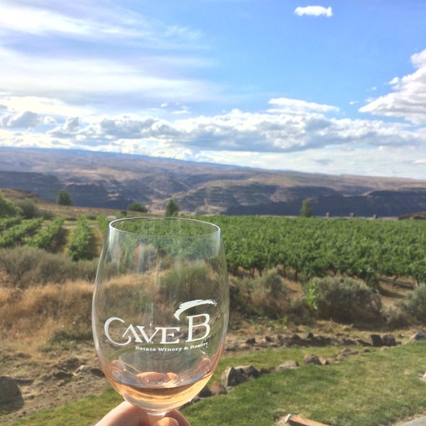 Photo taken at Cave B Estate Winery &amp; Resort by Yegor K. on 7/10/2016