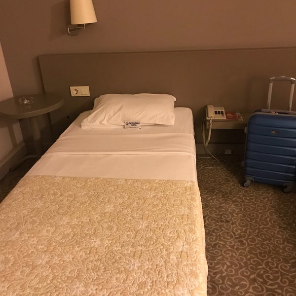 Photo taken at Grand Çavuşoğlu Hotel by Asksjskl on 9/7/2018