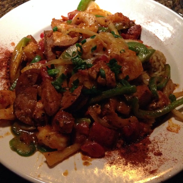 Photo taken at BJ&#39;s Restaurant &amp; Brewhouse by Troy H. on 2/15/2015