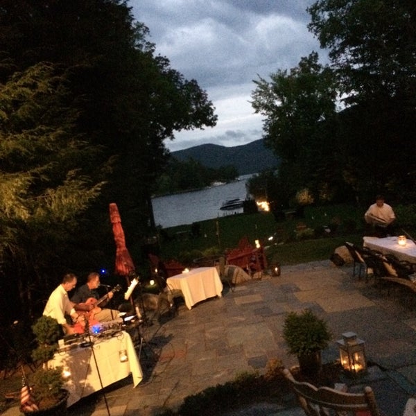 Foto diambil di Chateau on the Lake oleh Dan M. pada 9/21/2014