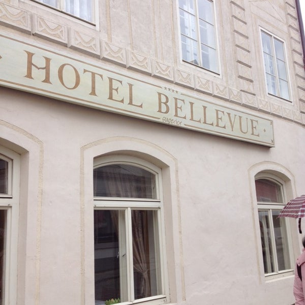 Foto tirada no(a) Hotel Bellevue por Khunchor T. em 4/18/2014