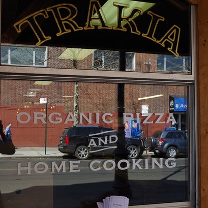 3/22/2014 tarihinde Ajdin D.ziyaretçi tarafından Trakia Restaurant'de çekilen fotoğraf