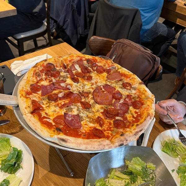 Photo taken at Max&#39;s Coal Oven Pizzeria by Namchul S. on 2/5/2023