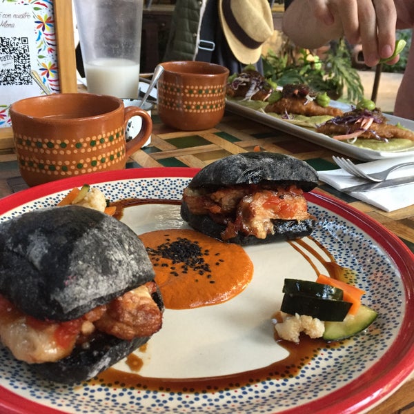 Foto tomada en Tata Mezcalería + Cocina de Autor  por Akinori T. el 1/3/2021