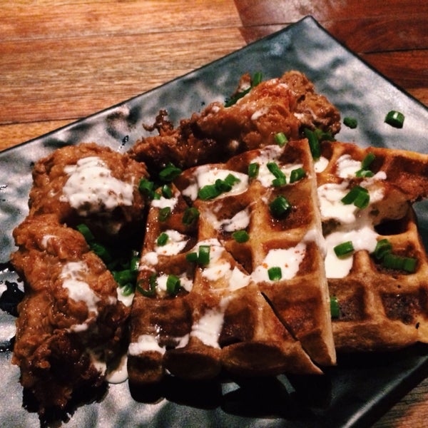 Fried chicken with waffle. Sound weird, taste alright. Limited choice for lunch and dinner.