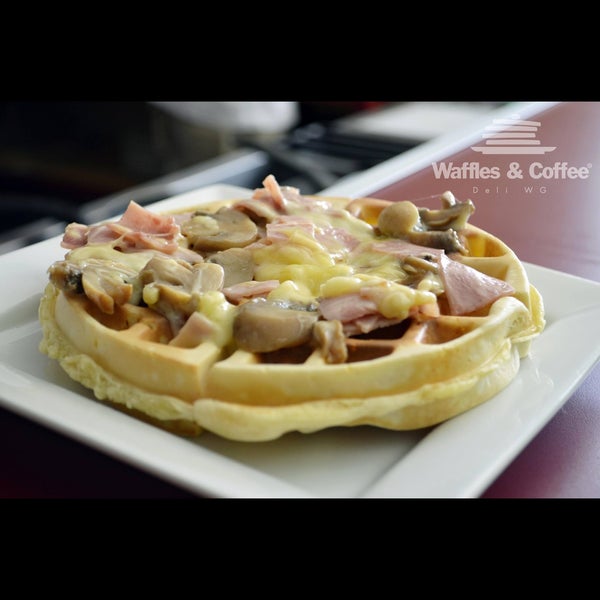 5/5/2014 tarihinde Waffles &amp; Coffee Querétaroziyaretçi tarafından Waffles &amp; Coffee Querétaro'de çekilen fotoğraf