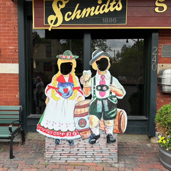 Foto tirada no(a) Schmidt&#39;s Restaurant und Sausage Haus por Doug M. em 5/3/2024