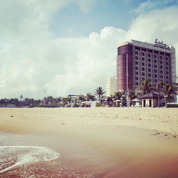 3/18/2015にHoliday B.がHoliday Beach Hotel Danang Hotel &amp; Resortで撮った写真