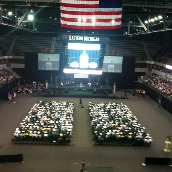 Das Foto wurde bei EMU Convocation Center von Emily K. am 6/1/2013 aufgenommen