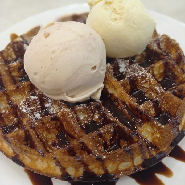 Inside Scoop Ice Cream Parlor