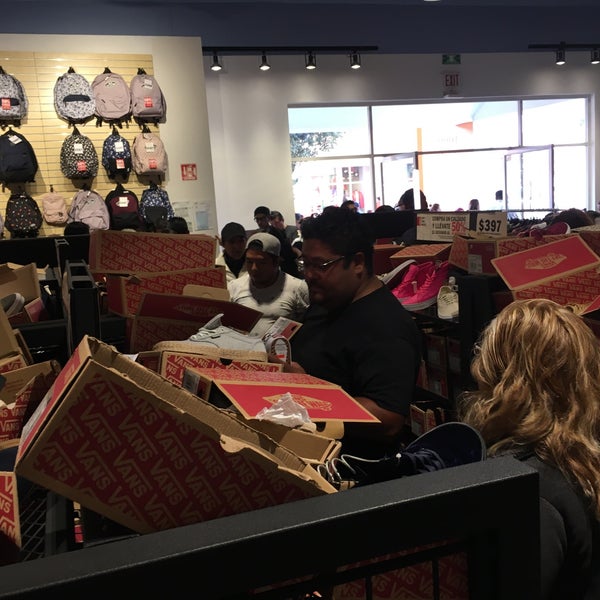 vans marrones y azules