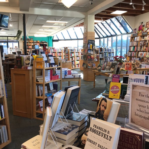 Photo taken at Book Passage Bookstore by William W. on 12/26/2017