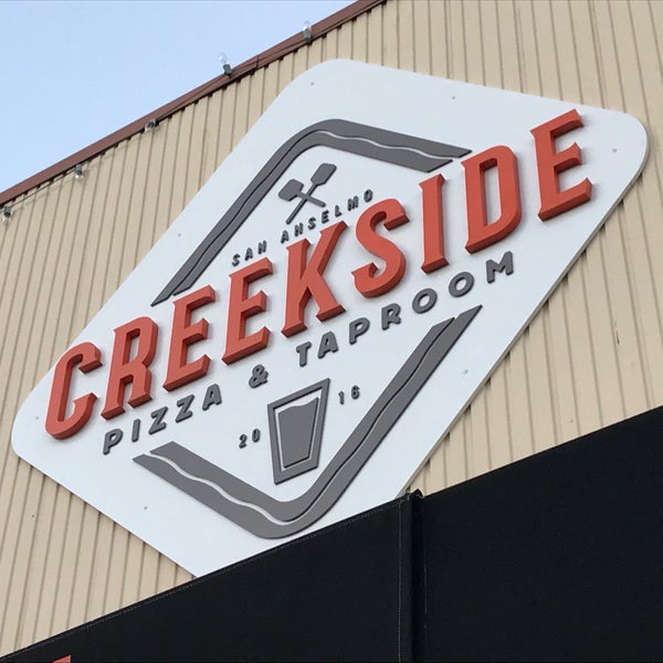 Photo taken at Creekside Pizza &amp; Taproom by William W. on 10/28/2017