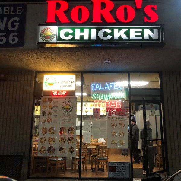 Foto tomada en RoRo&#39;s Chicken  por Bassam el 12/18/2020