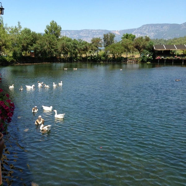 รูปภาพถ่ายที่ Saklı Göl Restaurant &amp; Nature Club โดย Saklı Göl Restaurant &amp; Nature Club เมื่อ 3/7/2014